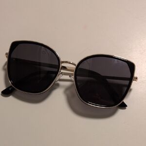 Olieye Chic Black and Gold Women's Cat Eye Sunglasses Made In Italy